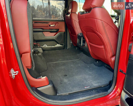 Красный Додж RAM 1500, объемом двигателя 5.65 л и пробегом 200 тыс. км за 39000 $, фото 67 на Automoto.ua