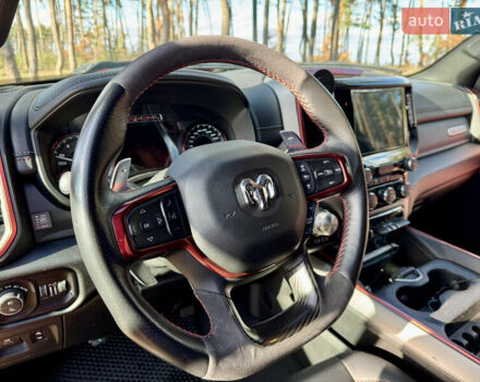 Красный Додж RAM 1500, объемом двигателя 5.65 л и пробегом 200 тыс. км за 39000 $, фото 51 на Automoto.ua