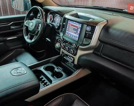 Красный Додж RAM 1500, объемом двигателя 5.7 л и пробегом 128 тыс. км за 39990 $, фото 13 на Automoto.ua
