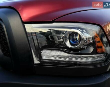 Красный Додж RAM 1500, объемом двигателя 5.65 л и пробегом 47 тыс. км за 48000 $, фото 4 на Automoto.ua