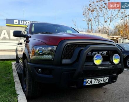 Красный Додж RAM 1500, объемом двигателя 5.65 л и пробегом 47 тыс. км за 48000 $, фото 3 на Automoto.ua
