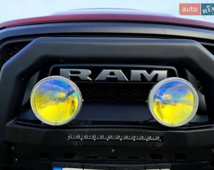 Красный Додж RAM 1500, объемом двигателя 5.65 л и пробегом 47 тыс. км за 48000 $, фото 2 на Automoto.ua