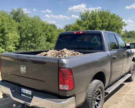 Серый Додж RAM 1500, объемом двигателя 2.99 л и пробегом 300 тыс. км за 27800 $, фото 1 на Automoto.ua