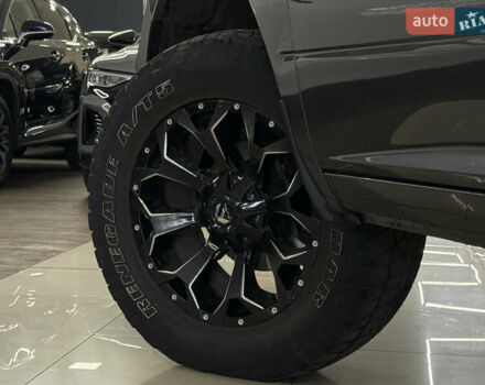 Додж RAM 1500 2014 в Николаеве на Automoto.ua Серый Додж RAM 1500, объемом двигателя 2.99 л и пробегом 254 тыс. км за 26499 $, фото 14 на Automoto.ua