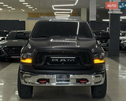 Додж RAM 1500 2014 в Николаеве на Automoto.ua Серый Додж RAM 1500, объемом двигателя 2.99 л и пробегом 254 тыс. км за 26499 $, фото 3 на Automoto.ua