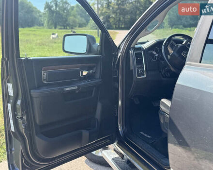 Серый Додж RAM 1500, объемом двигателя 3 л и пробегом 282 тыс. км за 24800 $, фото 13 на Automoto.ua