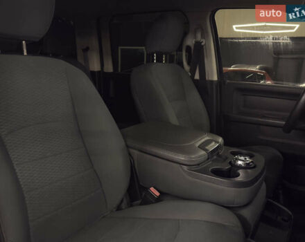 Додж RAM 1500 2014 в Николаеве на Automoto.ua Серый Додж RAM 1500, объемом двигателя 2.99 л и пробегом 254 тыс. км за 26499 $, фото 17 на Automoto.ua