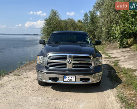 Серый Додж RAM 1500, объемом двигателя 3 л и пробегом 169 тыс. км за 25000 $, фото 2 на Automoto.ua
