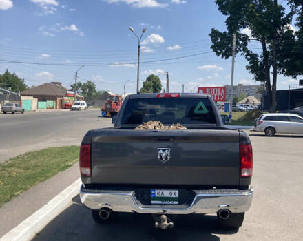 Серый Додж RAM 1500, объемом двигателя 2.99 л и пробегом 300 тыс. км за 27800 $, фото 4 на Automoto.ua