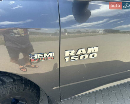Серый Додж RAM 1500, объемом двигателя 5.7 л и пробегом 241 тыс. км за 24900 $, фото 4 на Automoto.ua
