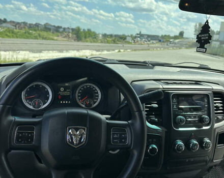 Серый Додж RAM 1500, объемом двигателя 5.7 л и пробегом 241 тыс. км за 24900 $, фото 28 на Automoto.ua