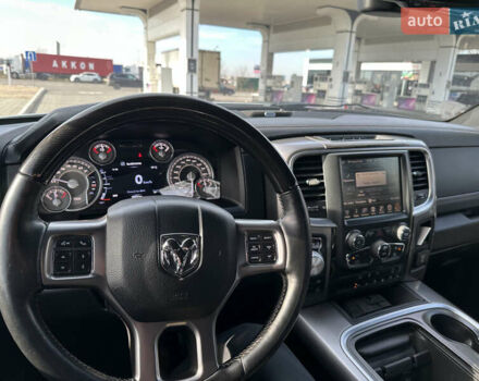 Серый Додж RAM 1500, объемом двигателя 5.65 л и пробегом 90 тыс. км за 30000 $, фото 5 на Automoto.ua