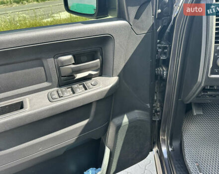 Серый Додж RAM 1500, объемом двигателя 5.7 л и пробегом 241 тыс. км за 24900 $, фото 26 на Automoto.ua