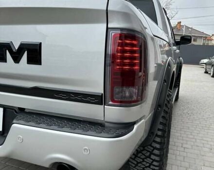 Серый Додж RAM 1500, объемом двигателя 5.65 л и пробегом 90 тыс. км за 30000 $, фото 1 на Automoto.ua