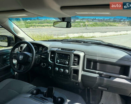 Серый Додж RAM 1500, объемом двигателя 5.7 л и пробегом 241 тыс. км за 24900 $, фото 8 на Automoto.ua