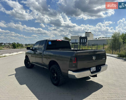 Серый Додж RAM 1500, объемом двигателя 5.7 л и пробегом 241 тыс. км за 24900 $, фото 1 на Automoto.ua