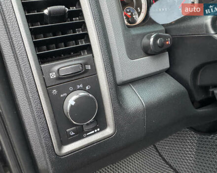 Серый Додж RAM 1500, объемом двигателя 2.99 л и пробегом 378 тыс. км за 26490 $, фото 18 на Automoto.ua