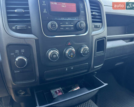 Серый Додж RAM 1500, объемом двигателя 5.7 л и пробегом 241 тыс. км за 24900 $, фото 43 на Automoto.ua