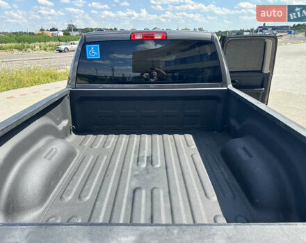 Серый Додж RAM 1500, объемом двигателя 5.7 л и пробегом 241 тыс. км за 24900 $, фото 19 на Automoto.ua