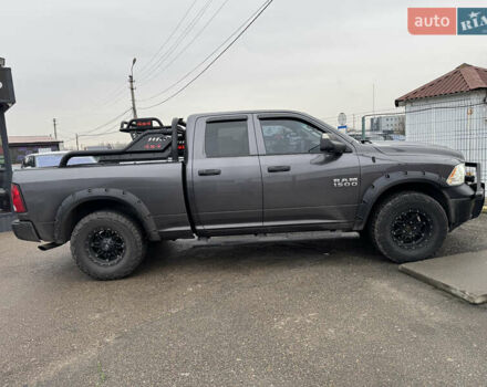 Серый Додж RAM 1500, объемом двигателя 2.99 л и пробегом 378 тыс. км за 26490 $, фото 5 на Automoto.ua
