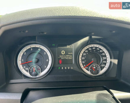 Серый Додж RAM 1500, объемом двигателя 5.7 л и пробегом 241 тыс. км за 24900 $, фото 22 на Automoto.ua