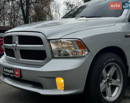 Серый Додж RAM 1500, объемом двигателя 5.7 л и пробегом 91 тыс. км за 24490 $, фото 2 на Automoto.ua