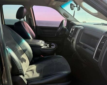 Додж RAM 1500 2016 в Одессе на Automoto.ua Серый Додж RAM 1500, объемом двигателя 5.7 л и пробегом 316 тыс. км за 19500 $, фото 4 на Automoto.ua