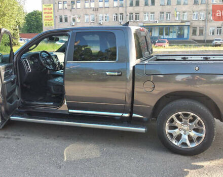 Серый Додж RAM 1500, объемом двигателя 5.65 л и пробегом 110 тыс. км за 33000 $, фото 2 на Automoto.ua