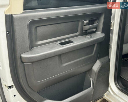 Серый Додж RAM 1500, объемом двигателя 5.7 л и пробегом 91 тыс. км за 24490 $, фото 22 на Automoto.ua