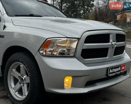 Серый Додж RAM 1500, объемом двигателя 5.7 л и пробегом 91 тыс. км за 24490 $, фото 5 на Automoto.ua