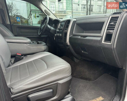Серый Додж RAM 1500, объемом двигателя 5.7 л и пробегом 91 тыс. км за 24490 $, фото 37 на Automoto.ua