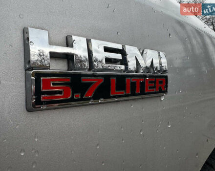 Серый Додж RAM 1500, объемом двигателя 5.7 л и пробегом 91 тыс. км за 24490 $, фото 11 на Automoto.ua