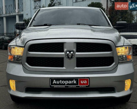 Серый Додж RAM 1500, объемом двигателя 5.7 л и пробегом 91 тыс. км за 24490 $, фото 3 на Automoto.ua