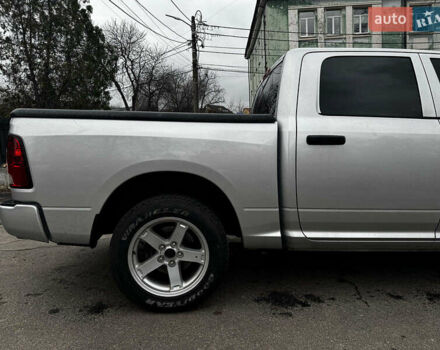 Серый Додж RAM 1500, объемом двигателя 5.7 л и пробегом 91 тыс. км за 24490 $, фото 10 на Automoto.ua