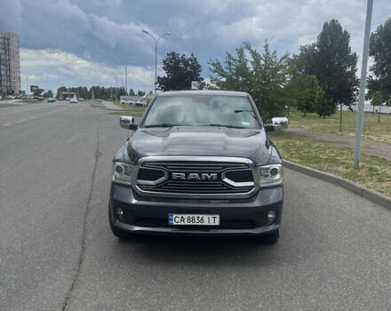 Серый Додж RAM 1500, объемом двигателя 5.65 л и пробегом 110 тыс. км за 33000 $, фото 1 на Automoto.ua