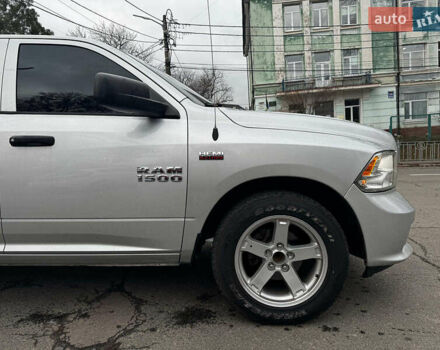 Серый Додж RAM 1500, объемом двигателя 5.7 л и пробегом 91 тыс. км за 24490 $, фото 8 на Automoto.ua