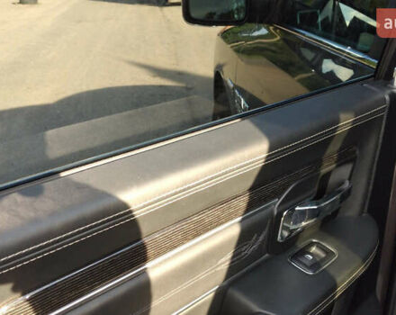 Серый Додж RAM 1500, объемом двигателя 5.65 л и пробегом 110 тыс. км за 33000 $, фото 7 на Automoto.ua