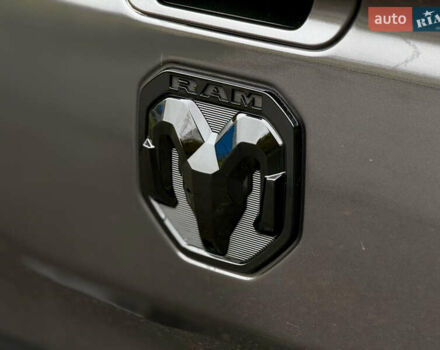 Додж RAM 1500 2019 в Харькове на Automoto.ua Серый Додж RAM 1500, объемом двигателя 5.7 л и пробегом 65 тыс. км за 60000 $, фото 18 на Automoto.ua
