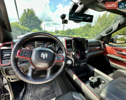 Серый Додж RAM 1500, объемом двигателя 5.7 л и пробегом 80 тыс. км за 39500 $, фото 21 на Automoto.ua