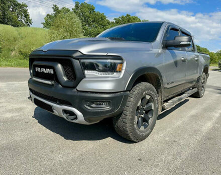 Серый Додж RAM 1500, объемом двигателя 5.7 л и пробегом 80 тыс. км за 39500 $, фото 5 на Automoto.ua