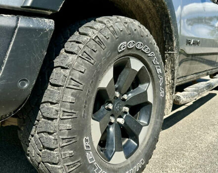 Серый Додж RAM 1500, объемом двигателя 5.7 л и пробегом 80 тыс. км за 39500 $, фото 10 на Automoto.ua