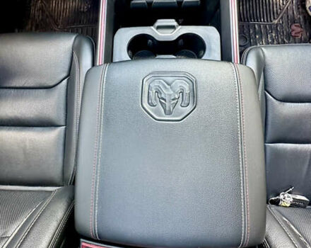 Серый Додж RAM 1500, объемом двигателя 5.7 л и пробегом 80 тыс. км за 39500 $, фото 19 на Automoto.ua