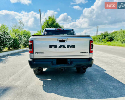 Серый Додж RAM 1500, объемом двигателя 5.7 л и пробегом 80 тыс. км за 39500 $, фото 3 на Automoto.ua