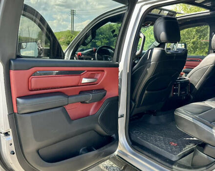 Серый Додж RAM 1500, объемом двигателя 5.7 л и пробегом 80 тыс. км за 39500 $, фото 12 на Automoto.ua