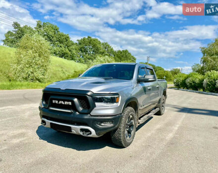 Серый Додж RAM 1500, объемом двигателя 5.7 л и пробегом 80 тыс. км за 39500 $, фото 1 на Automoto.ua