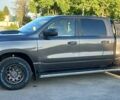Серый Додж RAM 1500, объемом двигателя 5.7 л и пробегом 202 тыс. км за 33600 $, фото 2 на Automoto.ua