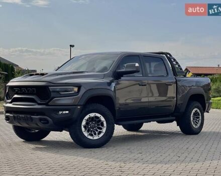 Серый Додж RAM 1500, объемом двигателя 6.2 л и пробегом 44 тыс. км за 105900 $, фото 5 на Automoto.ua