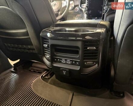 Серый Додж RAM 1500, объемом двигателя 6.2 л и пробегом 36 тыс. км за 130000 $, фото 10 на Automoto.ua