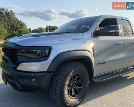 Серый Додж RAM 1500, объемом двигателя 5.7 л и пробегом 15 тыс. км за 49990 $, фото 2 на Automoto.ua