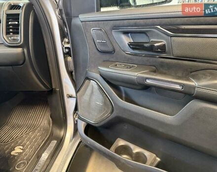 Серый Додж RAM 1500, объемом двигателя 6.2 л и пробегом 36 тыс. км за 130000 $, фото 7 на Automoto.ua